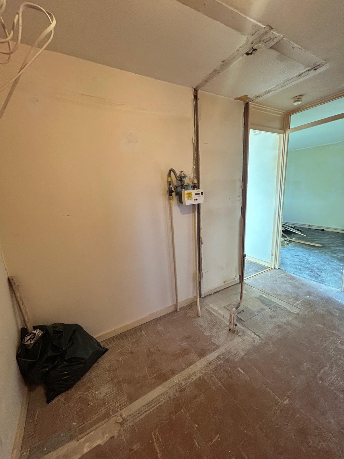 Horsham 1‑Bed Apartment Refurbishment before renovation